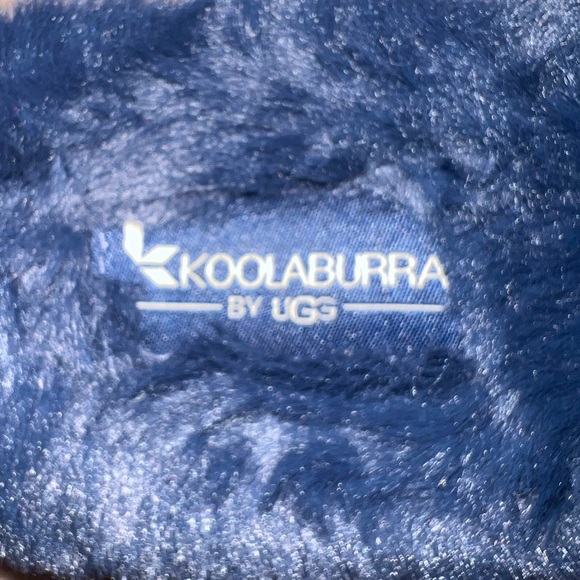 Koolaburra  by UGG slippers/slides size 9. Only worn once or twice. Like new - Picture 6 of 7